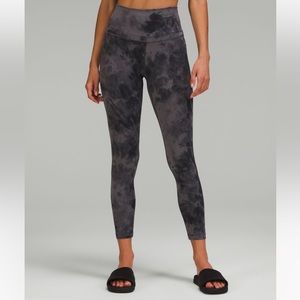 Lululemon Wunder Train 25in size 6 Like New!